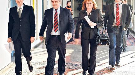 Wohin geht der Weg – wenn Peter Müller (2. v. l.) nicht mehr das Bündnis aus CDU, FDP und Grünen führt? Unser Bild zeigt ihn mit FDP-Chef Christoph Hartmann und den Grünen-Vorsitzenden Claudia Willger-Lambert und Hubert Ulrich (v. l.). Foto: Oliver Dietze, dpa