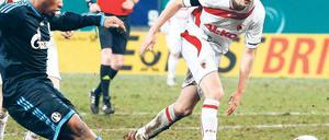 Mit rechts in die nächste Runde. Jefferson Farfan erzielt das entscheidende 1:0.