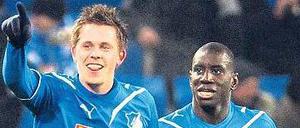 Gemeinsam weiter: Sigurdsson und Demba Ba stehen mit Hoffenheim im Viertelfinale des DFB-Pokals