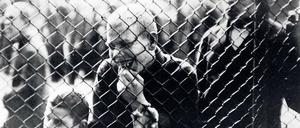 Weggesperrt. Geistig Behinderte – hier eine Szene aus dem Propagandafilm „Erbkrank“ aus dem Jahr 1935 – galten als unwertes Leben. Viele von ihnen wurden für medizinische Experimente missbraucht und umgebracht. Foto: akg-images