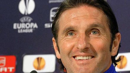 Bruno Labbadia soll den VfB Stuttgart vor dem Sturz in die Zweitklassigkeit bewahren.