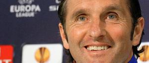 Bruno Labbadia soll den VfB Stuttgart vor dem Sturz in die Zweitklassigkeit bewahren.