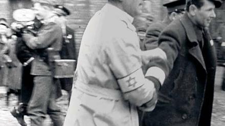 Inszeniertes „jüdisches Leben“. Die Bilder der Nazis aus dem Warschauer Ghetto waren nicht zufällig, sie waren gestellt. Foto: MDR