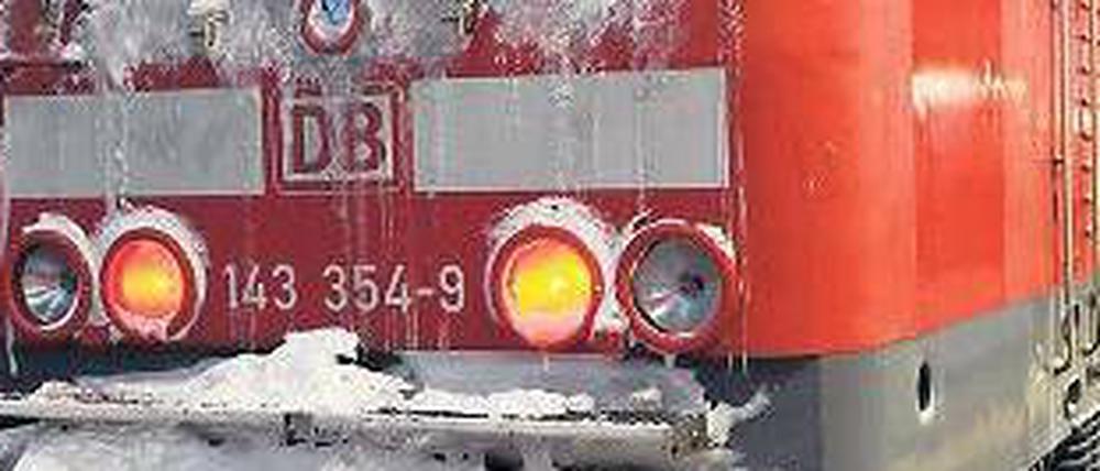 Frostige Zeiten müssen derzeit die Bahn-Kunden angesichts der Probleme durch den Winter ertragen. In der Bilanz des Staatskonzerns herrscht dagegen eitel Sonnenschein.