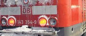 Frostige Zeiten müssen derzeit die Bahn-Kunden angesichts der Probleme durch den Winter ertragen. In der Bilanz des Staatskonzerns herrscht dagegen eitel Sonnenschein.