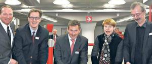 Großer Einschnitt. Mit der Eröffnung der neuen Tiefgarage am Alexanderplatz wollen die Q-Park-Investoren den Grundstein für die weitere Entwicklung des Alexanderplatzes legen.