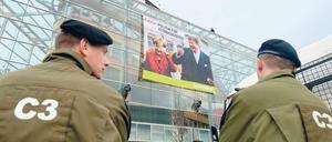 Die Polizei schaute zu, als Greenpeace die CDU-Zentrale kaperte.