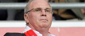 Kampf der Platzhirsche: Uli Hoeness kritisiert Trainer Louis van Gaal.