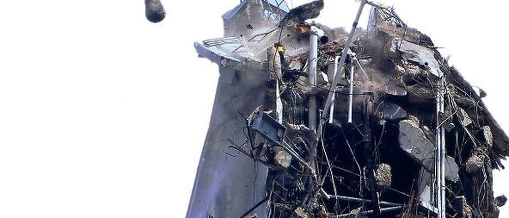 Die Abrissbirne wird von manchen Fachleuten für Wohnhäuser empfohlen, die zwischen dem Zweiten Weltkrieg und den 70er Jahren errichtet wurden. Foto: Mauritius