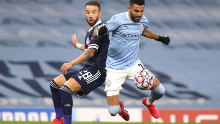 Riyad Mahrez (r.) von Manchester City ist einer der besten Mittelfeldspieler auf der Welt. Vor ein paar Jahren war das noch nicht unbedingt abzusehen.