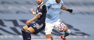 Riyad Mahrez (r.) von Manchester City ist einer der besten Mittelfeldspieler auf der Welt. Vor ein paar Jahren war das noch nicht unbedingt abzusehen.