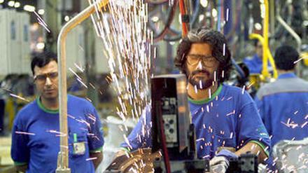 Autofabrik Khodro in Teheran: Irans Industrie ist dringend auf Importe angewiesen.