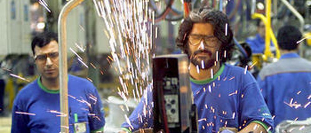 Autofabrik Khodro in Teheran: Irans Industrie ist dringend auf Importe angewiesen.
