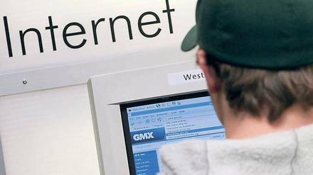 „Ermittlungsverfahren gegen Sie“. Unter dem Namen eines deutschen Anwalts versuchten Gauner mit gefakten Droh-Mails viel Geld zu machen. Millionen Internet-Nutzer fragen sich: Kann meine E–Mail, kann meine Internet-Adresse auch gekapert werden? Foto: dpa
