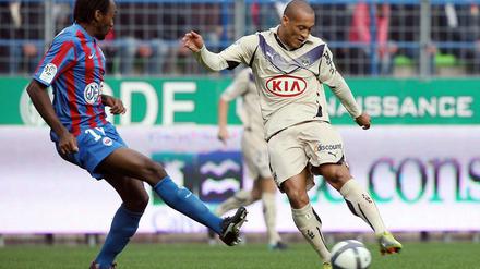 Hat die Nase voll: Girondins Bordeaux' Stürmer Yoann Gouffran (r.) kann sich nicht mehr auf seinen Torriecher verlassen.