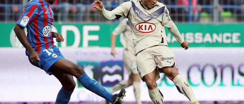 Hat die Nase voll: Girondins Bordeaux' Stürmer Yoann Gouffran (r.) kann sich nicht mehr auf seinen Torriecher verlassen.