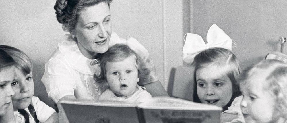 Familienidyll. Magda Goebbels 1938 mit Helga, Hellmuth, Hedda, Hilde und Holde, die sie sieben Jahre später vergiftete.