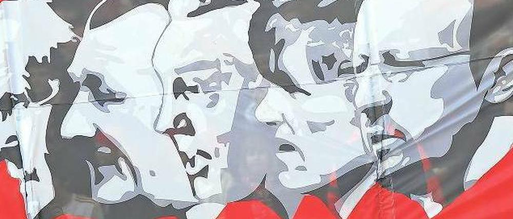 Altlasten. Liverpools Fans beklagen die Ausplünderung ihres Klubs durch die alte Führung. Die neue hat’s nicht leichter.