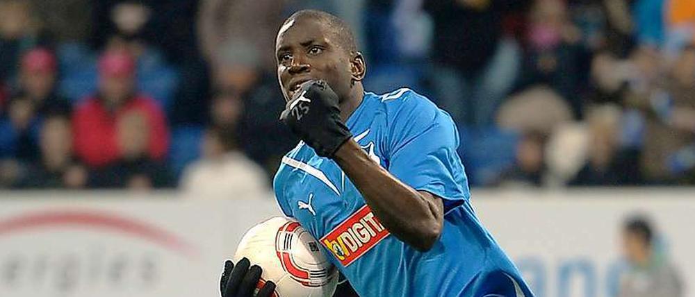Der Hoffenheimer Demba Ba freut sich über seinen Ausgleichstreffer.