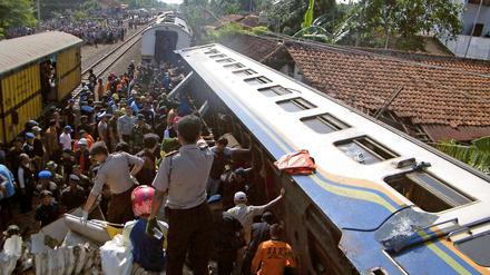 In Indonesien kommt es immer wieder zu schweren Unfällen im Bahnverkehr.