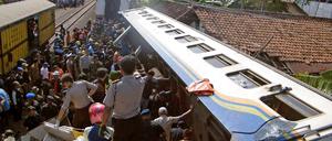 In Indonesien kommt es immer wieder zu schweren Unfällen im Bahnverkehr.
