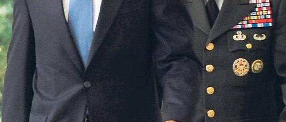 Barack Obama mit dem Oberbefehlshaber in Afghanistan, David Petraeus.