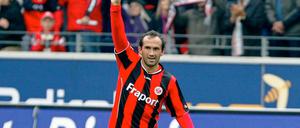 bereitete mit seinem Treffer den Weg zum Heimsieg für seine Eintracht: Theofanis Gekas.