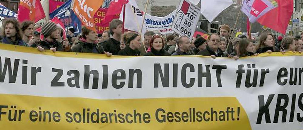 Demonstrationen gegen die Sparpläne der Bundesregierung finden mit schöner Regelmäßigkeit statt.