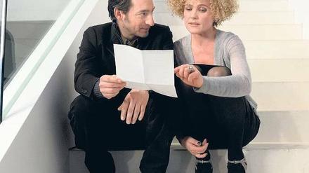 Verwandte Seelen: Kommissar Stark (Boris Aljinovic) und die Galeristin Oona von Wilm (Karoline Eichhorn). Foto: RBB