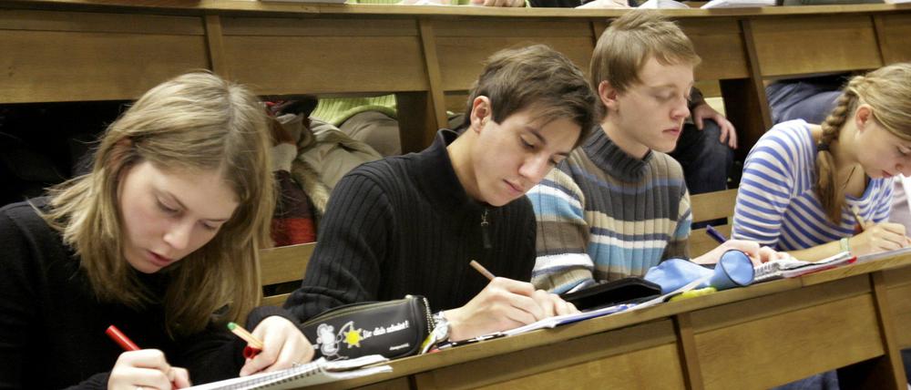 Im Bund-Länder-Streit über die geplante Bafög-Erhöhung haben sich die Fronten verhärtet.
