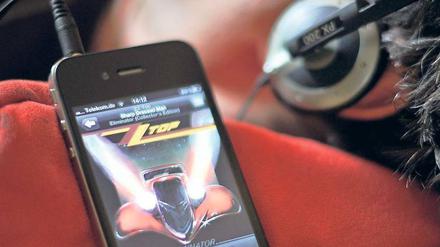Für Trendsetter und für Nischenprogramme ist der digitale Radioempfang via Mobilfunk eine Alternative – als Ersatz für das Anntennradio aber viel zu teuer.