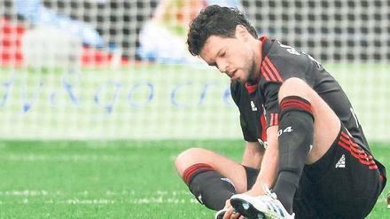 Angeschlagen. Michael Ballack präsentierte sich mit Leverkusen bei der 3:6-Pleite gegen Mönchengladbach in einer schwachen Verfassung. 