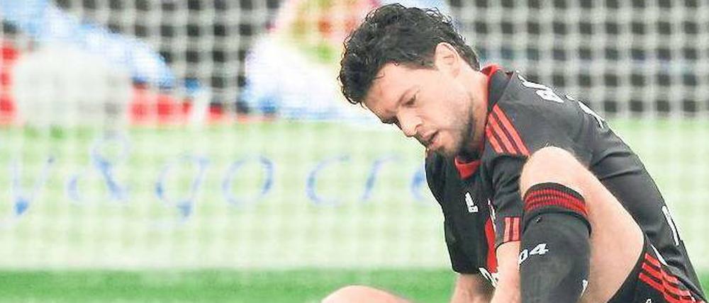 Angeschlagen. Michael Ballack präsentierte sich mit Leverkusen bei der 3:6-Pleite gegen Mönchengladbach in einer schwachen Verfassung. 
