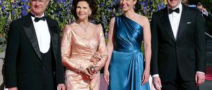 Das schwedische Königspaar wird es wohl auch künftig mit Fredrik Reinfeldt als Premier (hier mit Frau Filippa) zu tun haben.