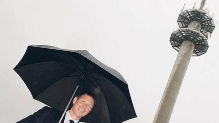 Telekom-Chef René Obermann war am Montag in Kyritz, um die erste LTE-Basisstation in Betrieb zu nehmen. Der Sendemast ist 90 Meter hoch.