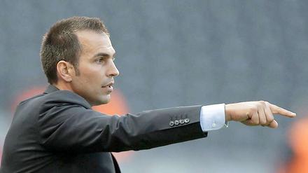 Markus Babbel will mit seiner Hertha den nächsten Erfolg in Düsseldorf.