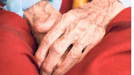 Die Lebensumstände und die Gene – vieles hat Einfluss darauf, wie alt wir werden. 