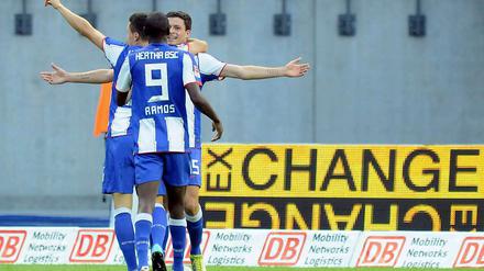 Weiterjubeln für Hertha: Ramos und Kameraden beim Auftaktsieg über Oberhausen.