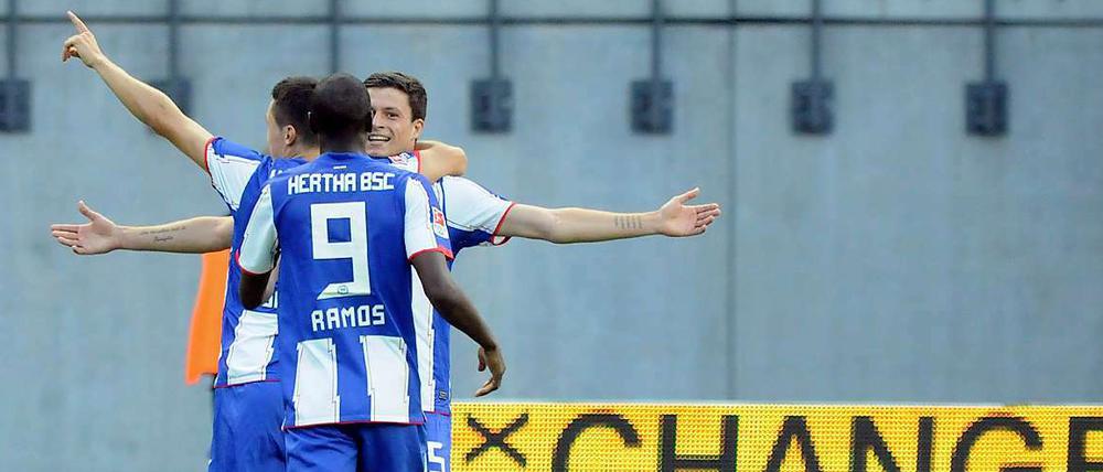 Weiterjubeln für Hertha: Ramos und Kameraden beim Auftaktsieg über Oberhausen.