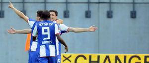 Weiterjubeln für Hertha: Ramos und Kameraden beim Auftaktsieg über Oberhausen.