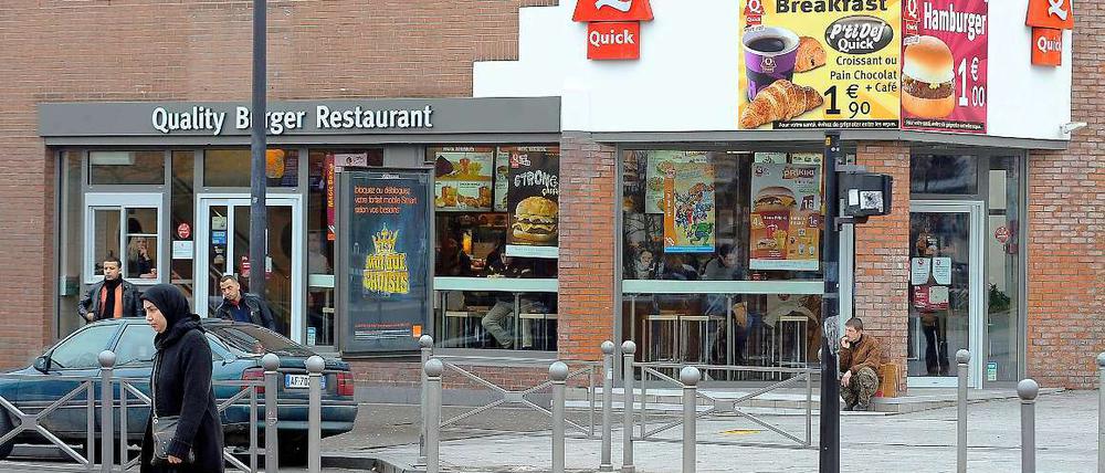 Quick-Restaurants in Frankreich hatten Burger für Muslime erst getestet - und weiten das Angebot nun auf mehr Filialen aus.