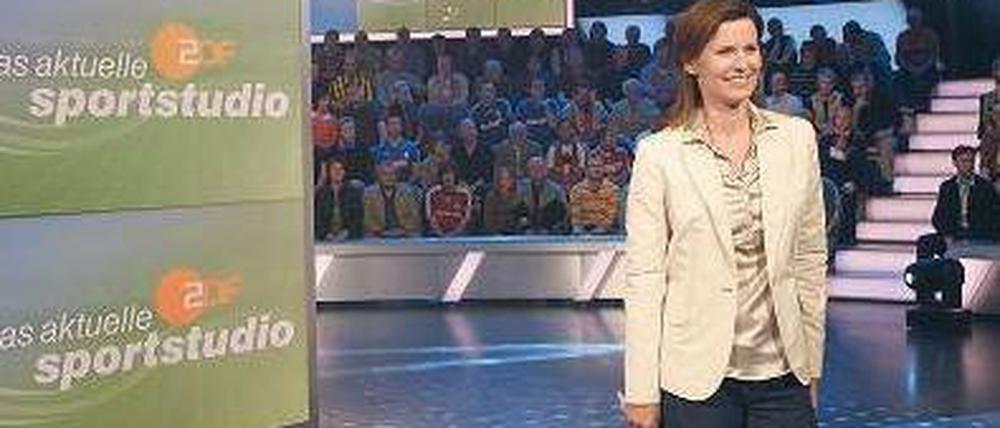 Noch später ran. Katrin Müller-Hohenstein präsentiert das „Sportstudio“. Foto: ZDF