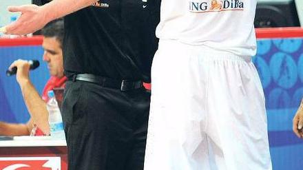 Erklärungsbedarf. Trainer Bauermann und Jan Jagla suchen nach Antworten.