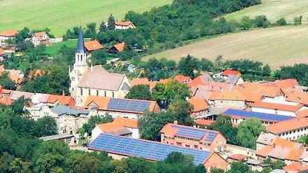 Die Stadt Dardesheim in Sachsen-Anhalt produziert heute rund 40 mal so viel Strom, wie ihre rund 1000 Bewohner selbst verbrauchen.