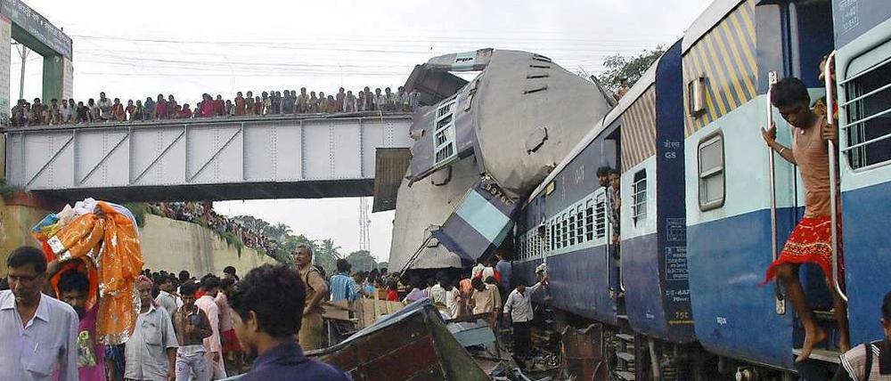 Nach dem Unglück bietet sich ein Bild der Verwüstung.