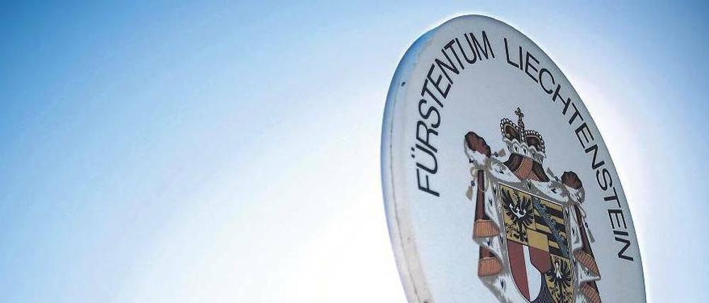 Ungemütlich. Immer wieder tauchen CDs mit Daten von Anlegern auf, die zum Beispiel in Liechtenstein Steuern hinterziehen. 