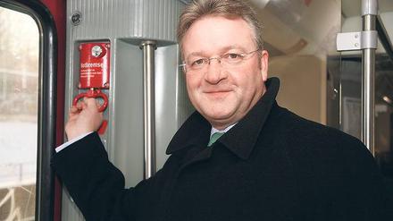Für alle Fälle. Der CDU-Landesvorsitzende Frank Henkel hat die Union auf die Schiene der programmatischen Erneuerung gesetzt – doch nicht alle ziehen mit. Im Fall des Islamkritikers und Abgeordneten Stadtkewitz will Henkel jetzt die Notbremse ziehen.