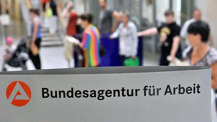 Die Erholung auf dem deutschen Arbeitsmarkt hat sich trotz einer leichten Sommerflaute im Juli fortgesetzt.