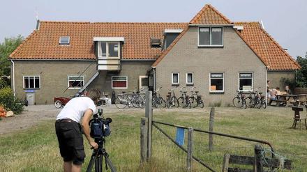 Auf einem umgebauten Bauernhof in Buren auf der Westfriesischen Insel Ameland sollen die Missbrauchsfälle passiert sein.