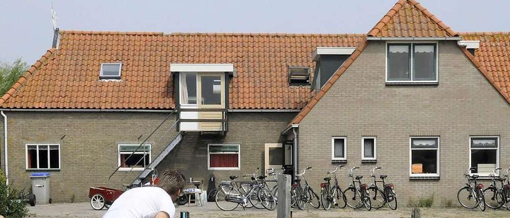 Auf einem umgebauten Bauernhof in Buren auf der Westfriesischen Insel Ameland sollen die Missbrauchsfälle passiert sein.